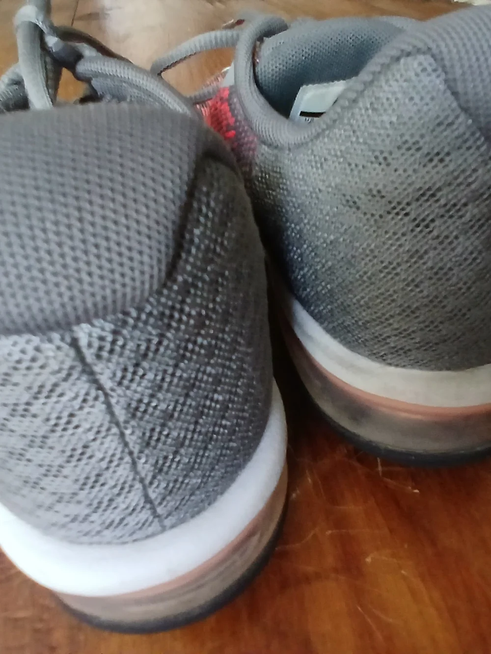 Air Max Nike Sequent 2 Running Shoe Sz 9.  Cool Gray Hot Punch.